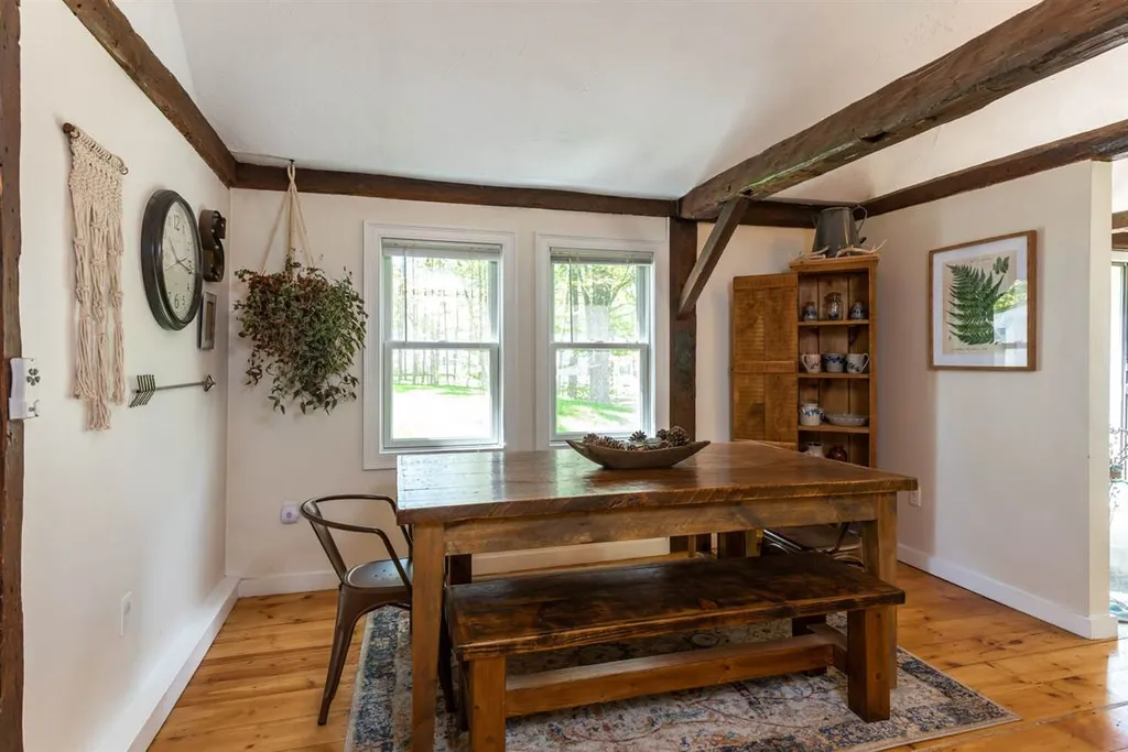 2 Springvale Avenue Brookline NH 03033