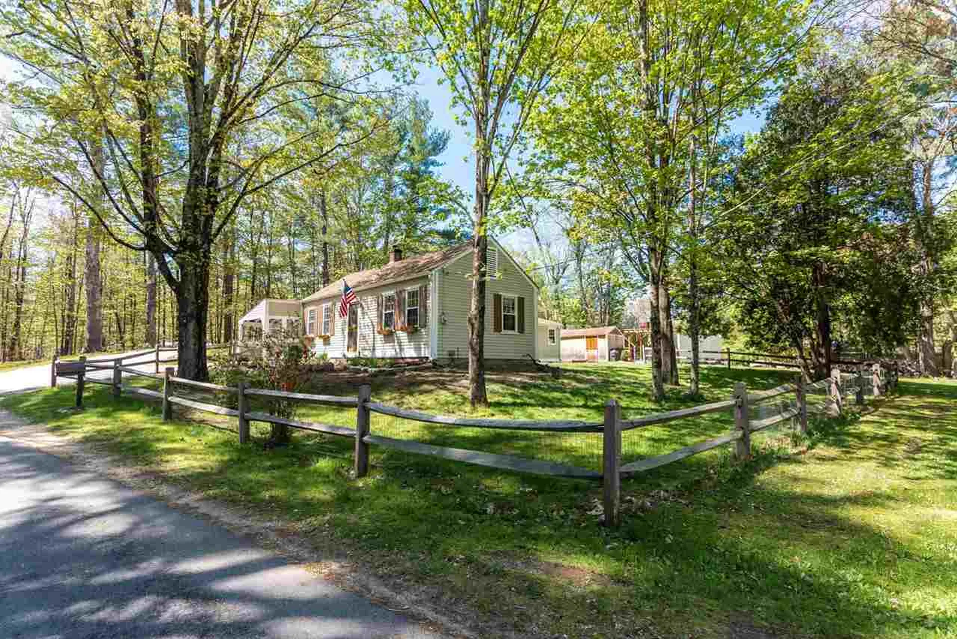 2 Springvale Avenue Brookline NH 03033