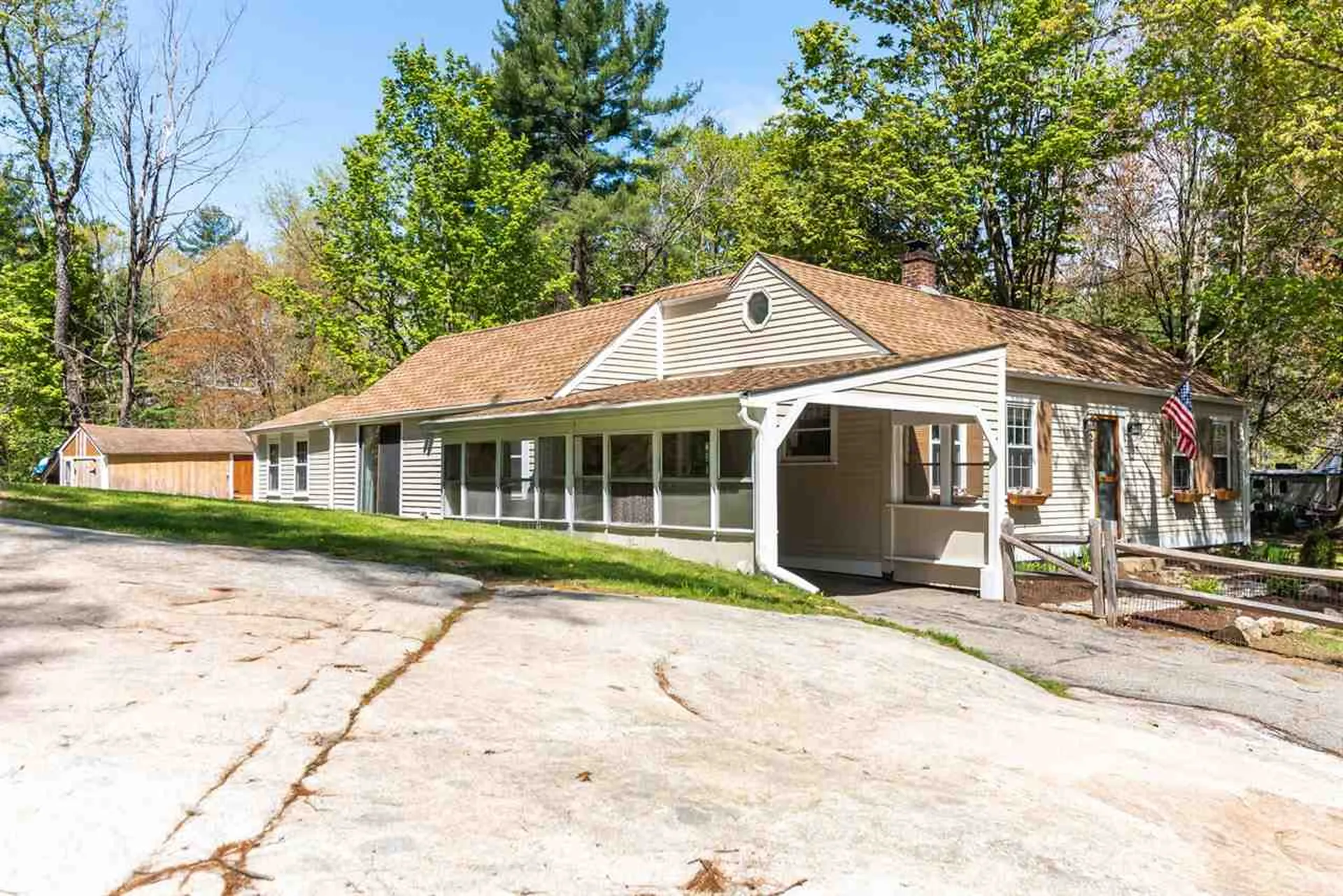2 Springvale Avenue Brookline NH 03033