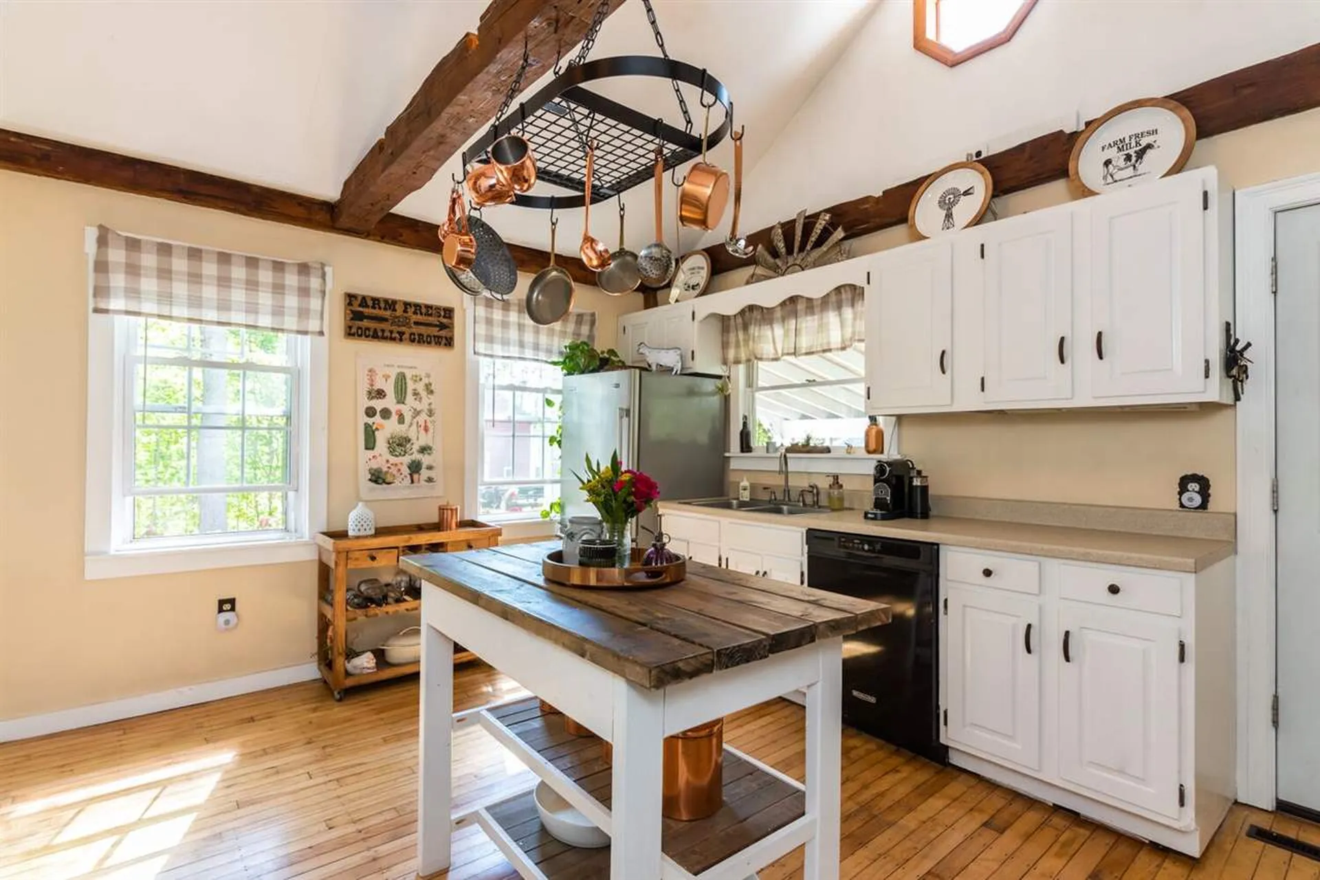 2 Springvale Avenue Brookline NH 03033