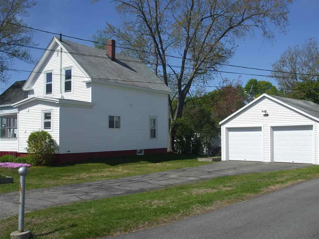 15 Lambert Court Rochester NH 03867