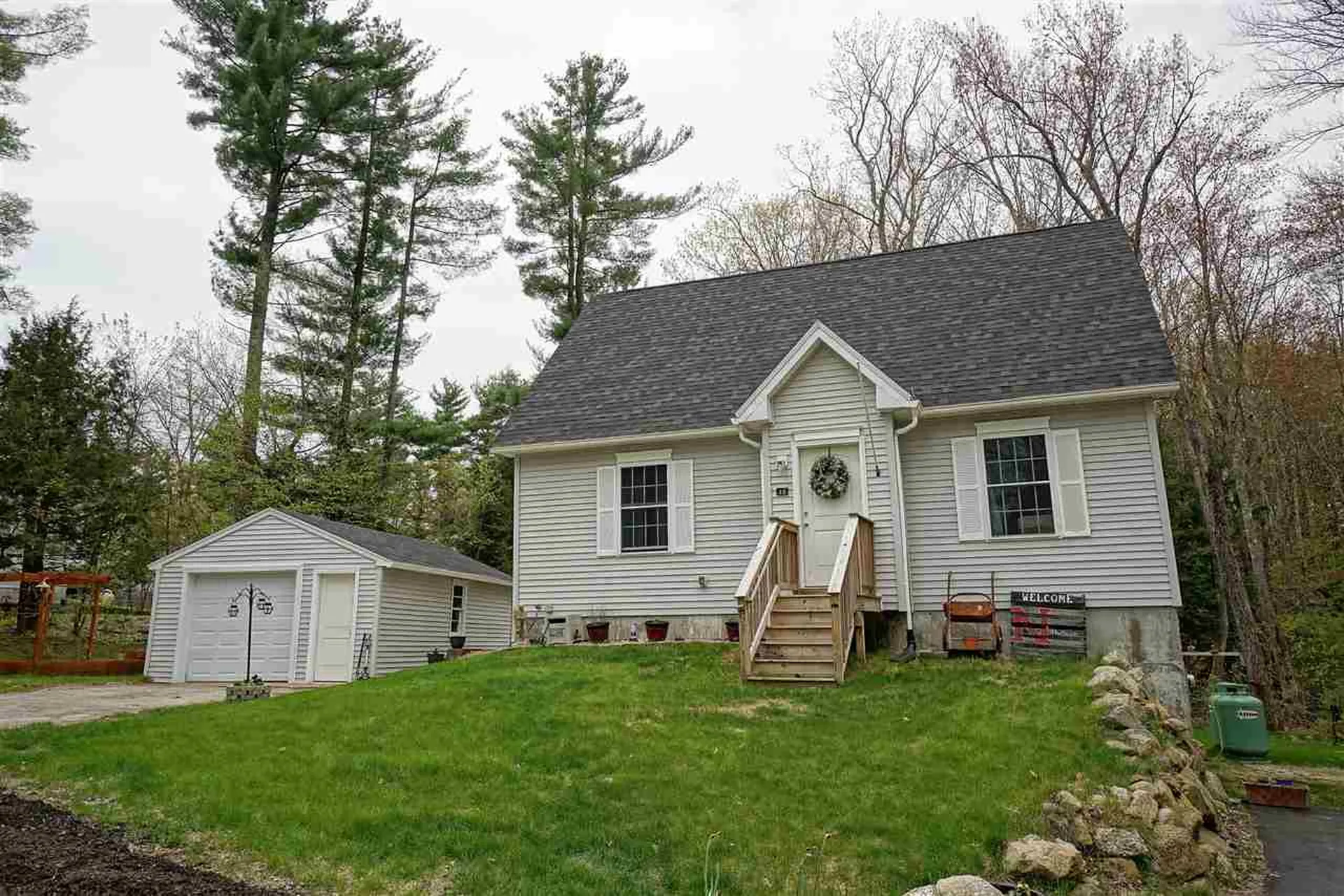 45 Mildred Avenue Raymond NH 03077