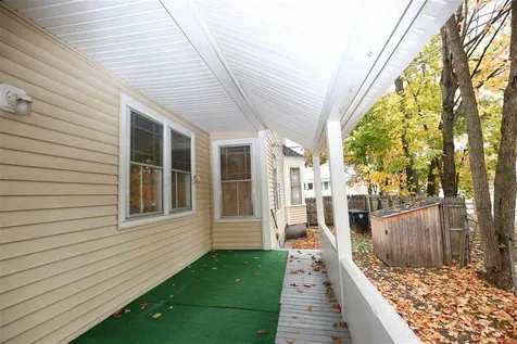 26 Manchester Street Nashua NH 03064