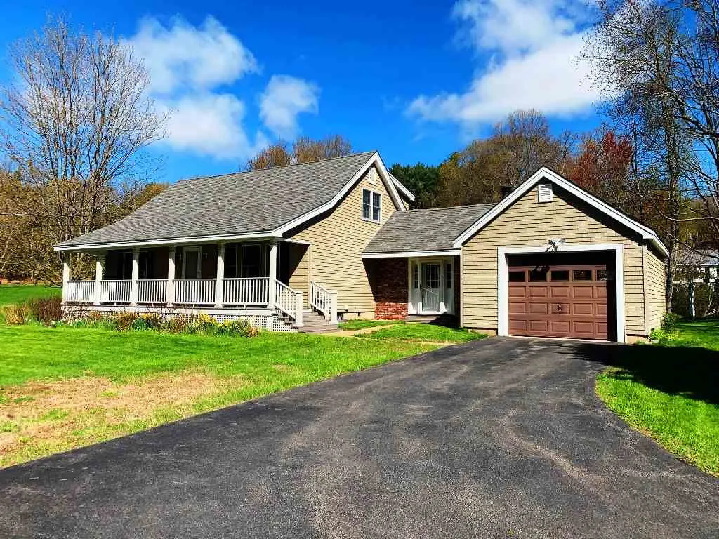 34 Queen Street Boscawen NH 03303