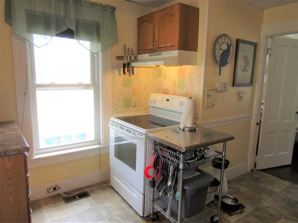 196 Pleasant Street Franklin NH 03235