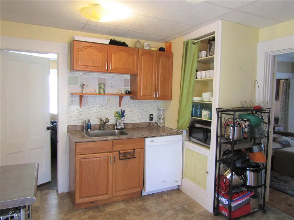196 Pleasant Street Franklin NH 03235