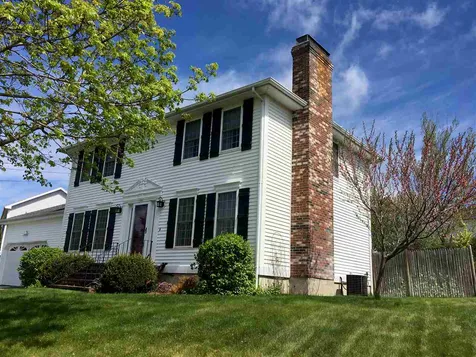 43 Rosecliff Lane Manchester NH 03109-5952