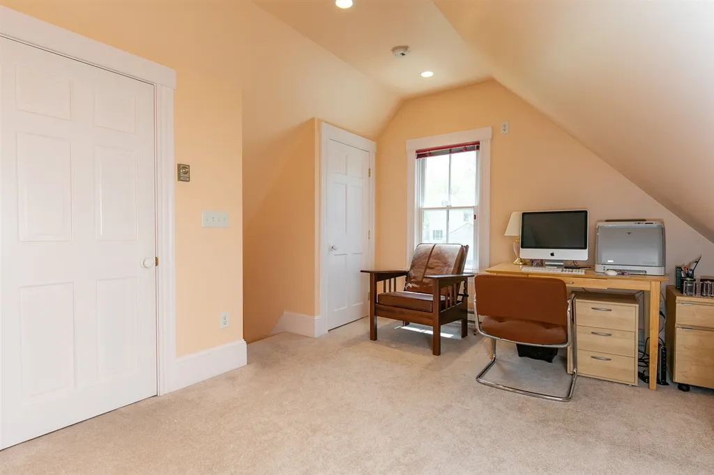 53 Mcnabb Court Portsmouth NH 03801