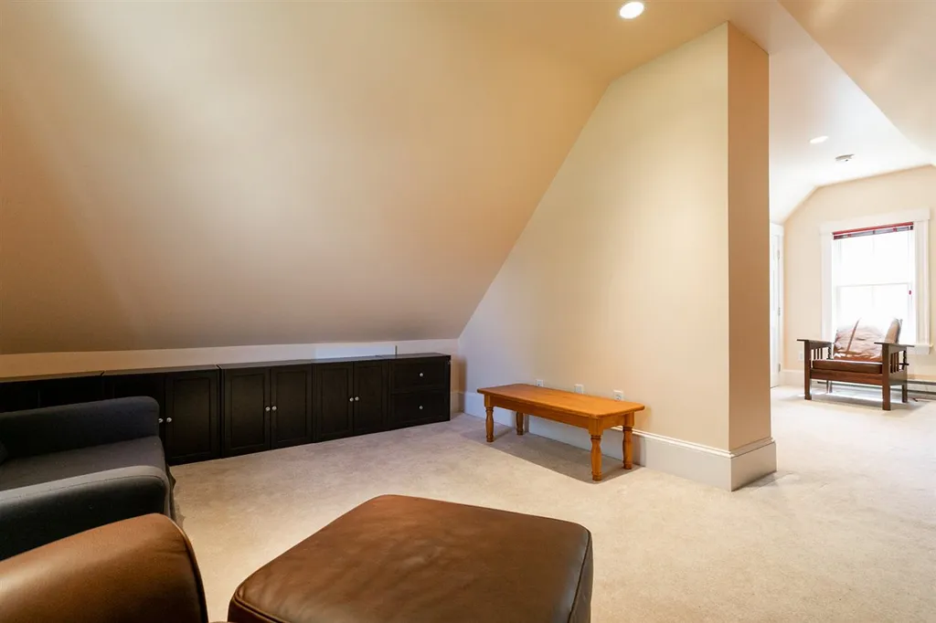 53 Mcnabb Court Portsmouth NH 03801