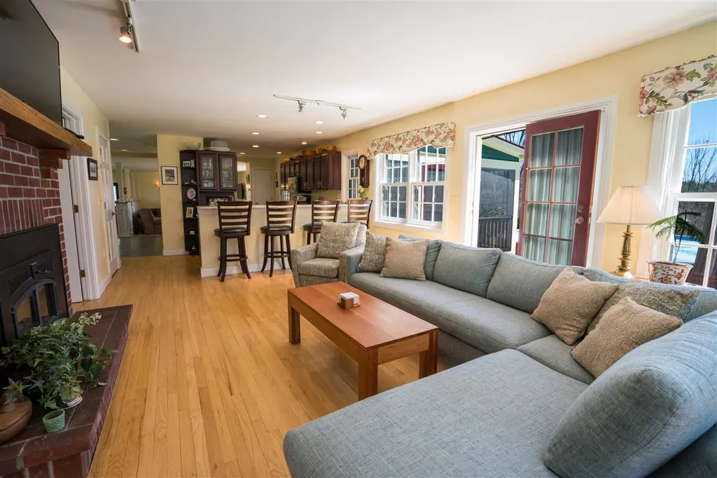 605 Meadowside Drive Charlotte VT 05445