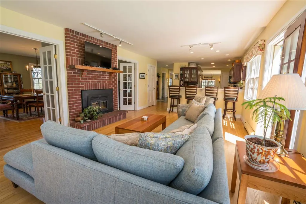 605 Meadowside Drive Charlotte VT 05445