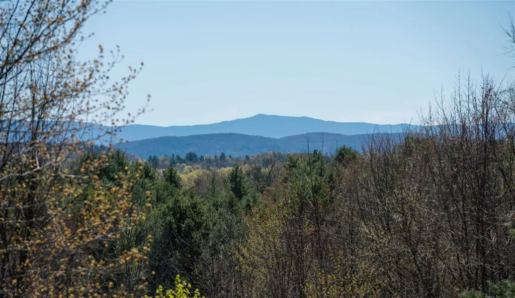 605 Meadowside Drive Charlotte VT 05445