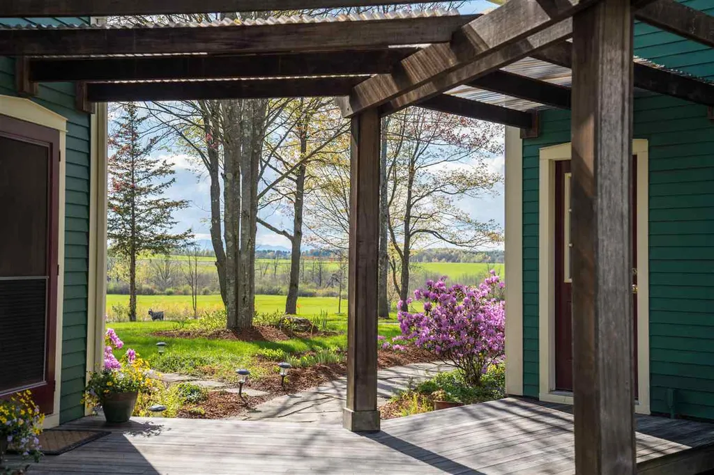 605 Meadowside Drive Charlotte VT 05445