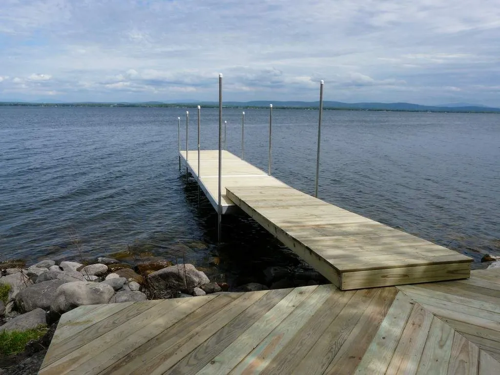2510 Lakeview Drive North Hero VT 05474