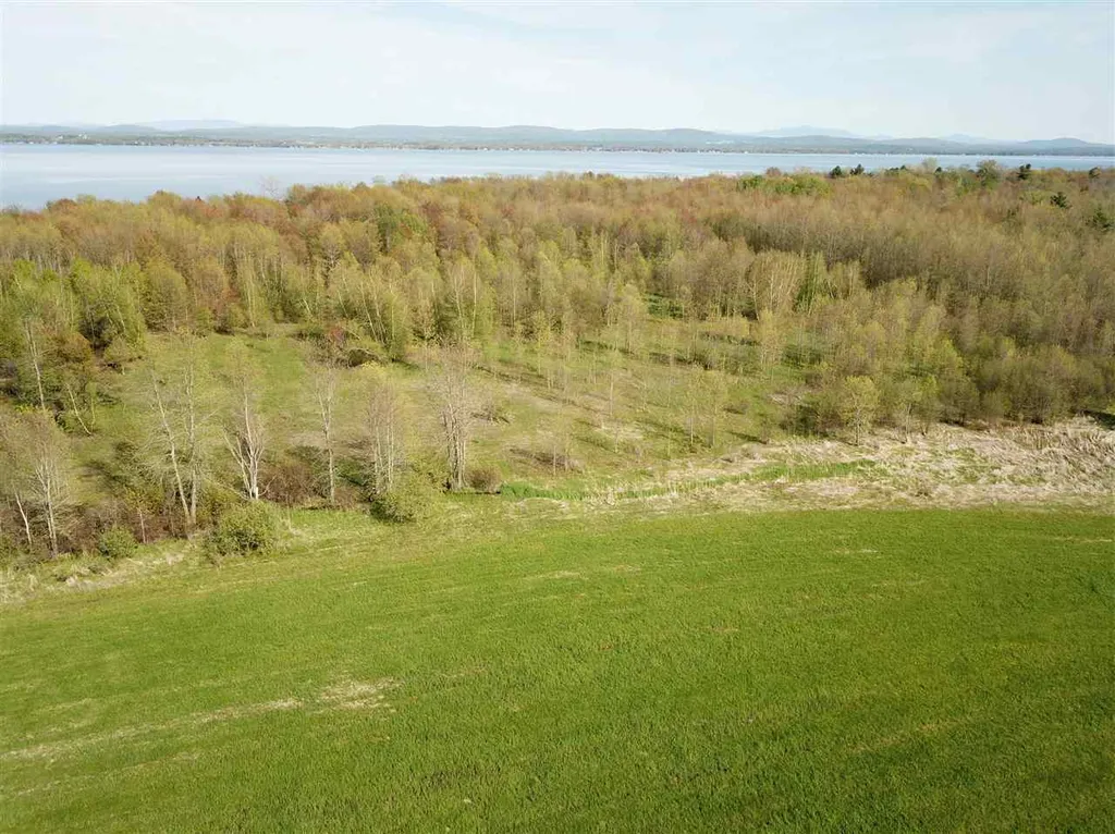 2510 Lakeview Drive North Hero VT 05474