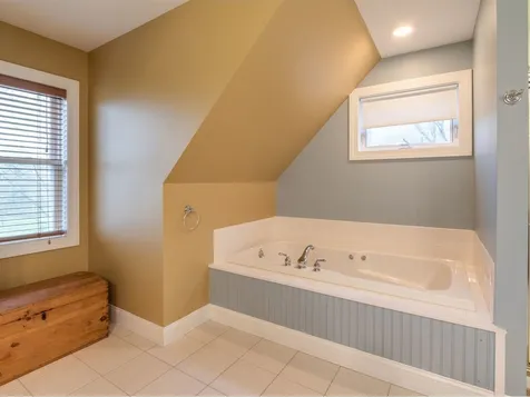 12 Lomeadow Road Hinesburg VT 05461