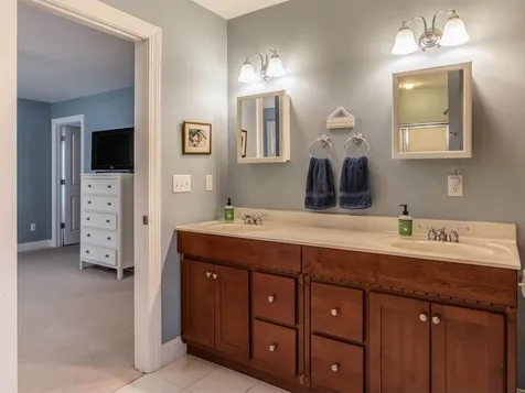 12 Lomeadow Road Hinesburg VT 05461