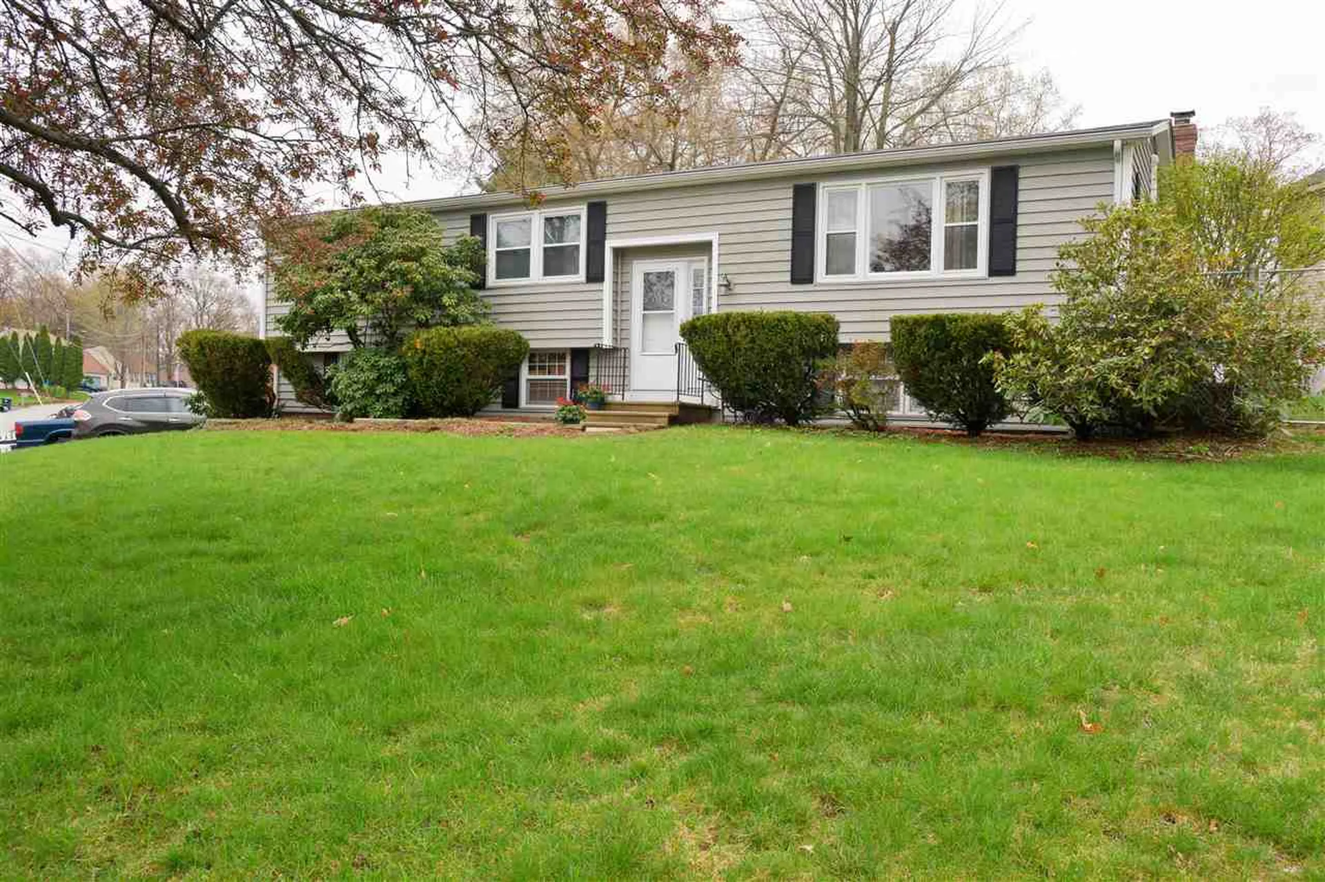 6 Huntingdon Lane Nashua NH 03062