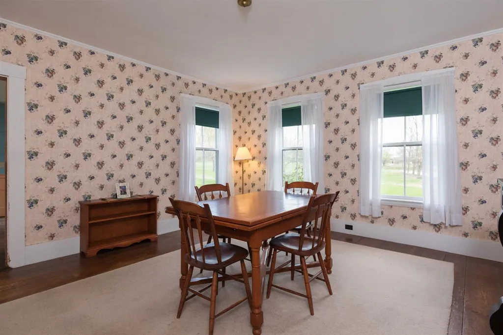 44 North Road Kensington NH 03833