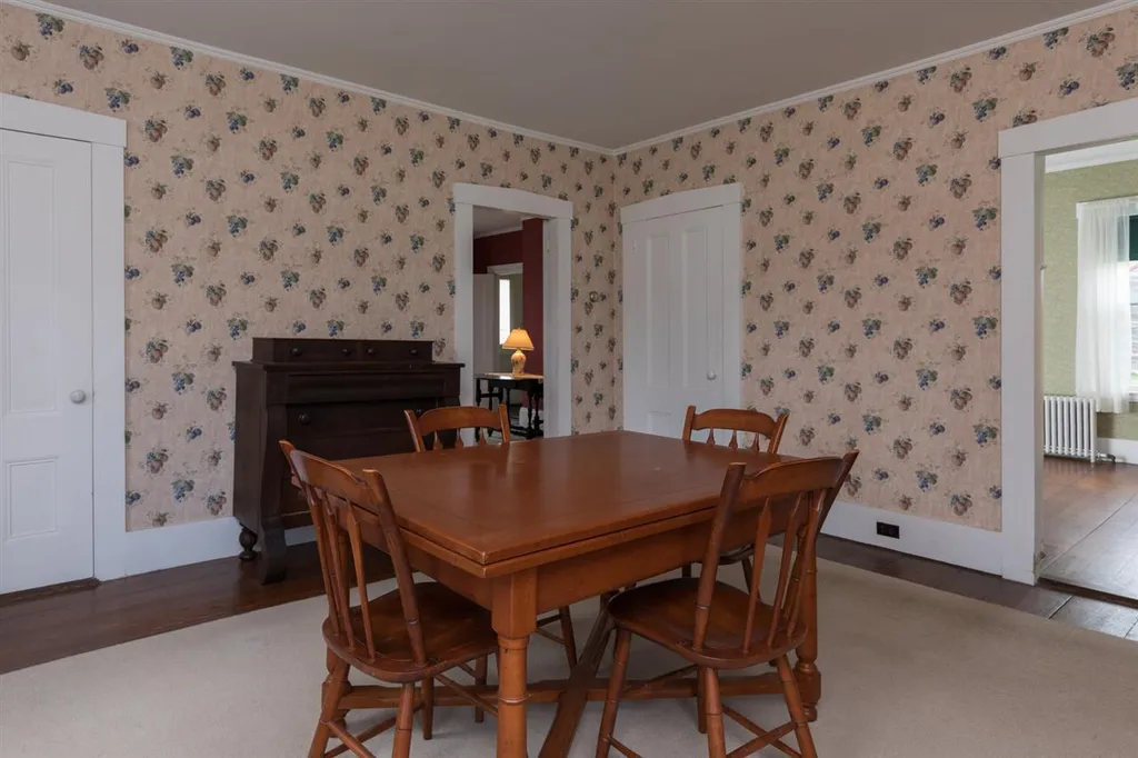 44 North Road Kensington NH 03833