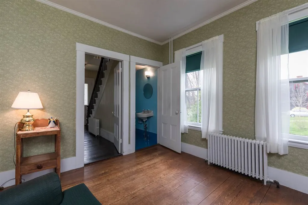 44 North Road Kensington NH 03833