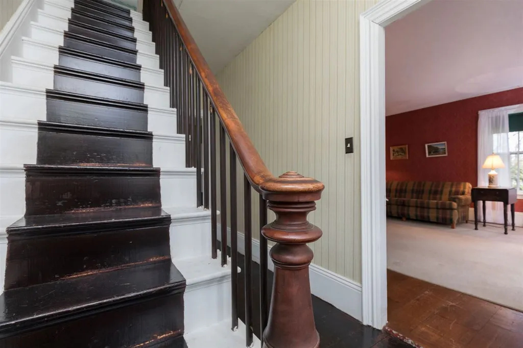 44 North Road Kensington NH 03833