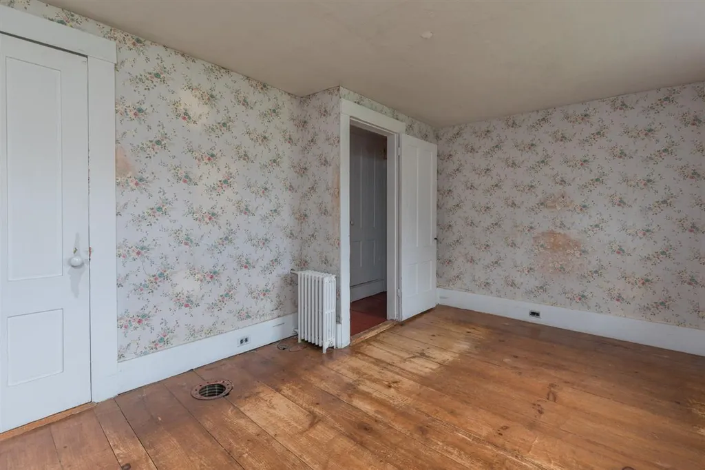 44 North Road Kensington NH 03833