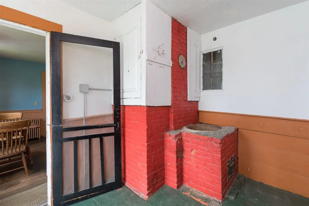 44 North Road Kensington NH 03833