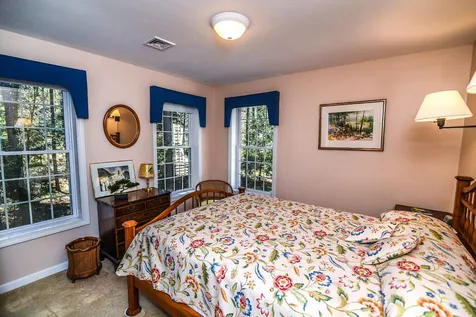 77 Brown Brook Circle Fremont NH 03044