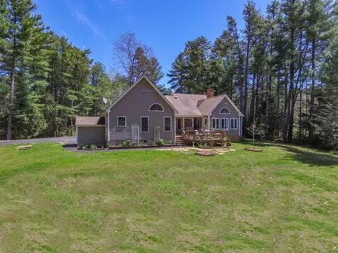 77 Brown Brook Circle Fremont NH 03044
