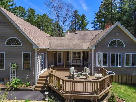 77 Brown Brook Circle Fremont NH 03044