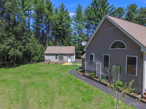 77 Brown Brook Circle Fremont NH 03044