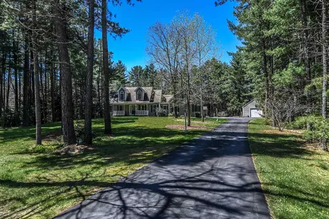 77 Brown Brook Circle Fremont NH 03044