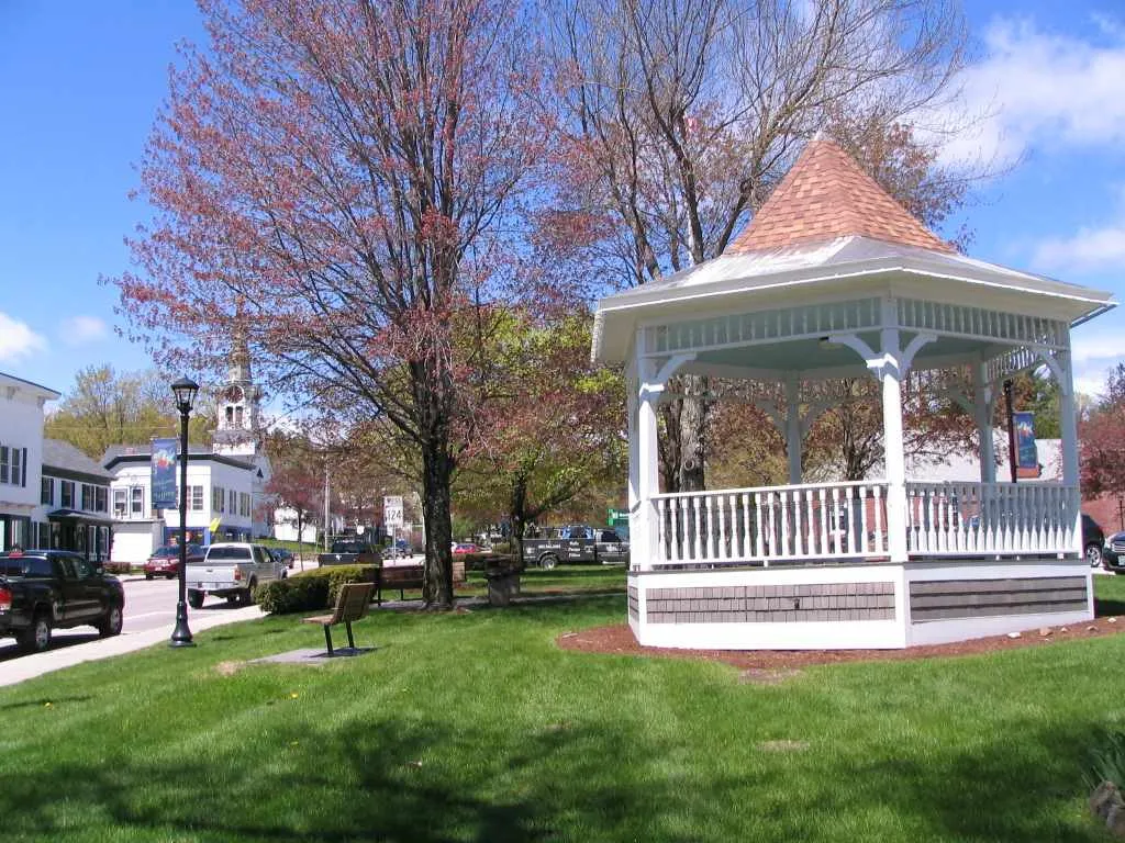 18 Peterborough Street Jaffrey NH 03452