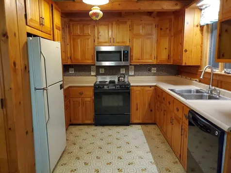 12r Sandy Point Road Stratham NH 03885