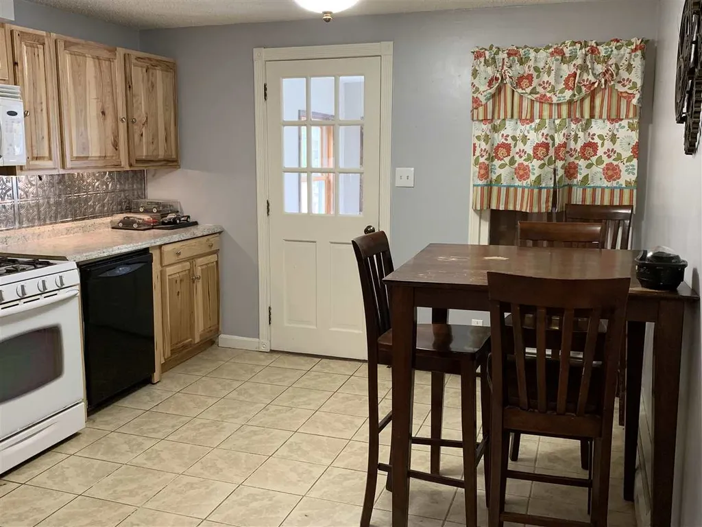 91 Prescott Road Raymond NH 03077