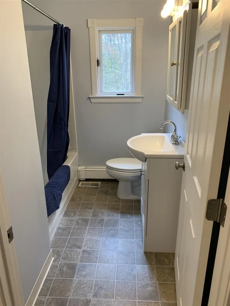 91 Prescott Road Raymond NH 03077