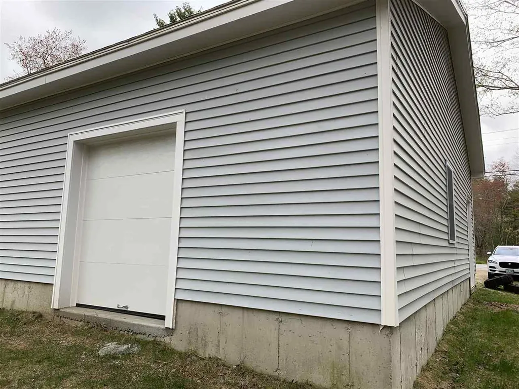 91 Prescott Road Raymond NH 03077