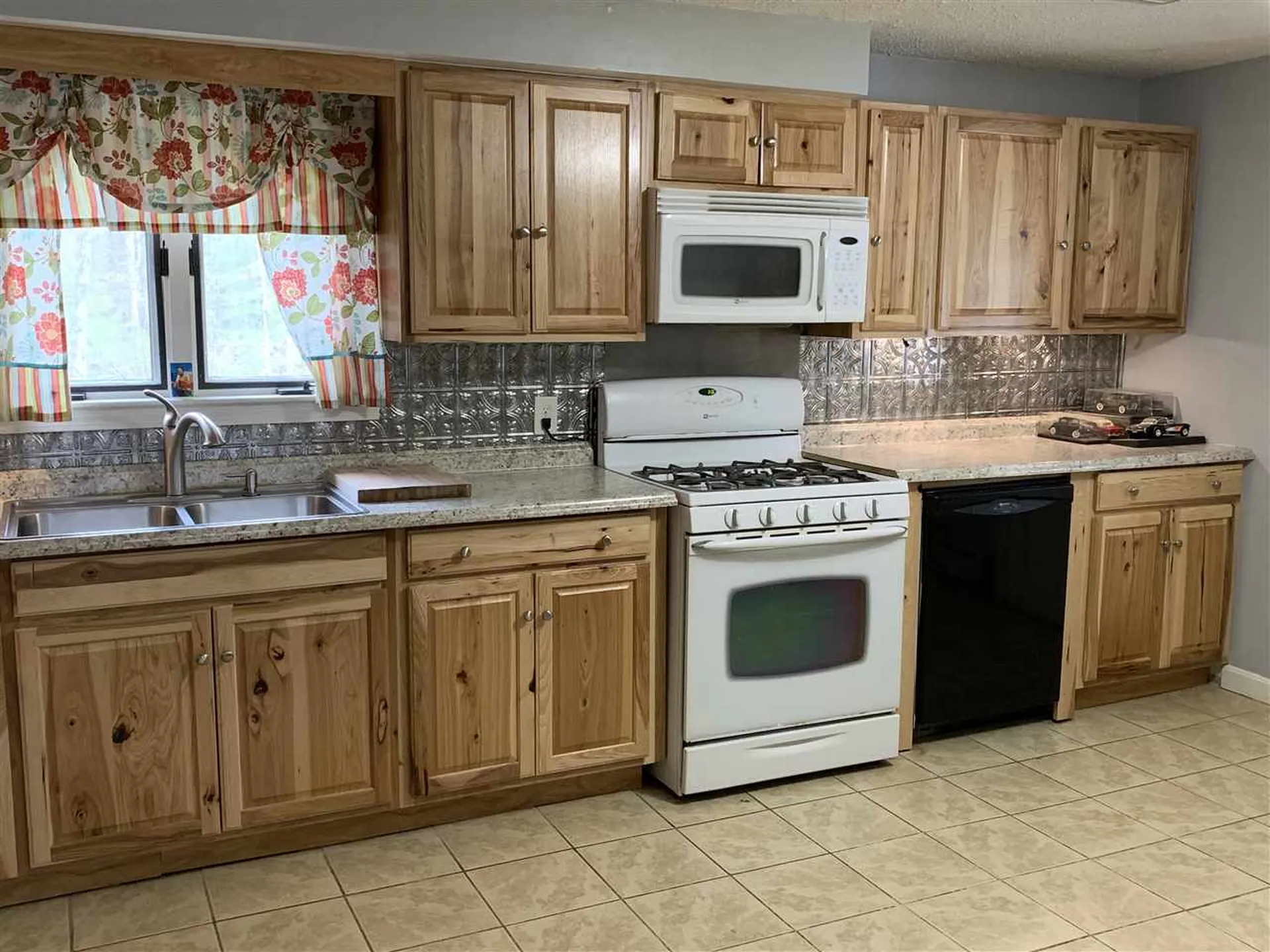 91 Prescott Road Raymond NH 03077