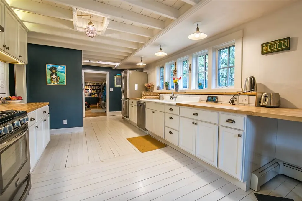 10 Alder Lane Essex VT 05452