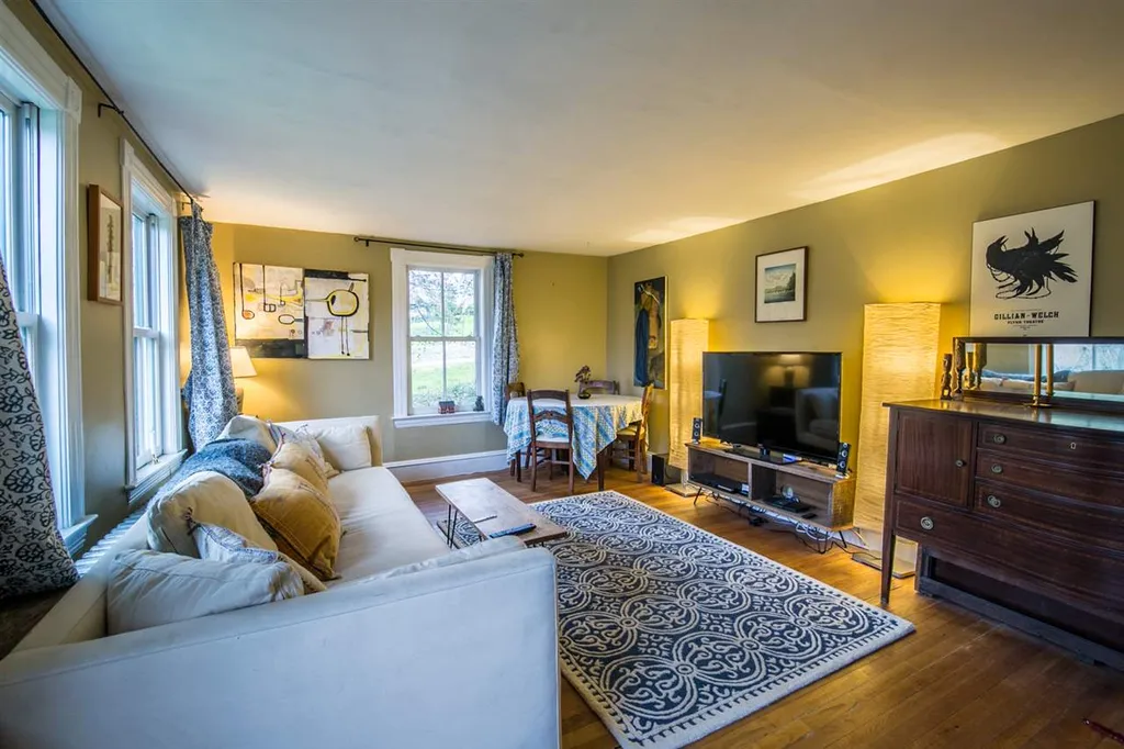 10 Alder Lane Essex VT 05452