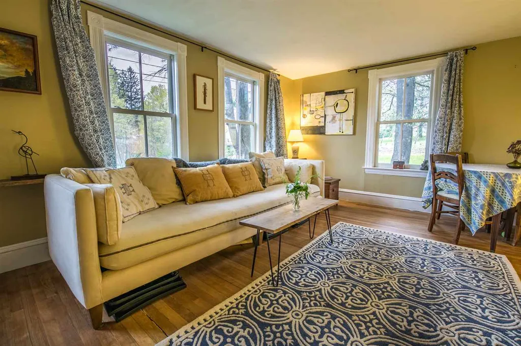 10 Alder Lane Essex VT 05452