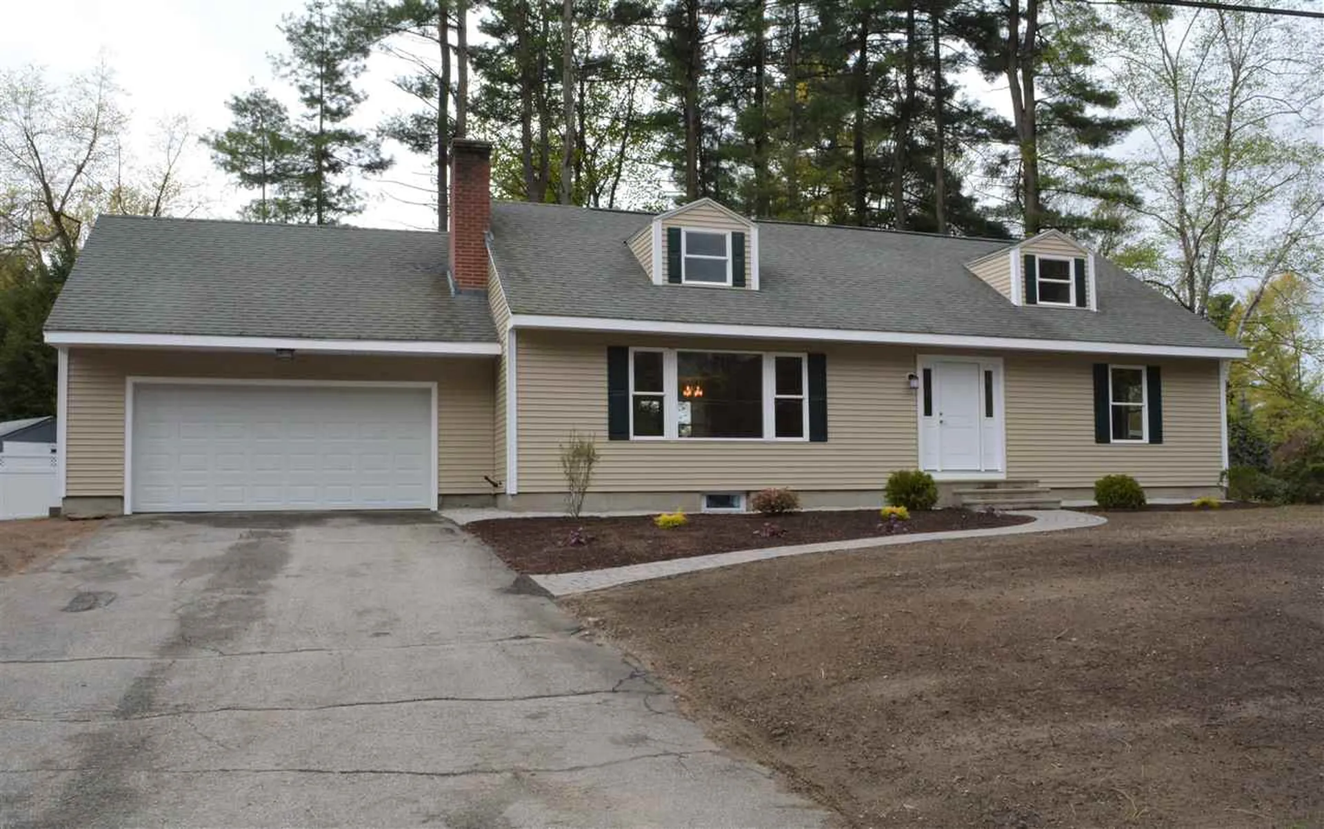 8 Franconia Drive Nashua NH 03063