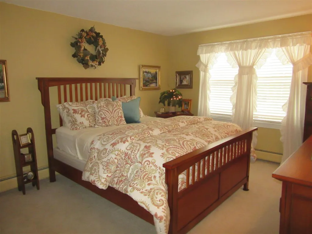 2 Maple Ridge Drive Merrimack NH 03054-7202