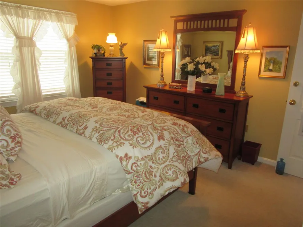 2 Maple Ridge Drive Merrimack NH 03054-7202