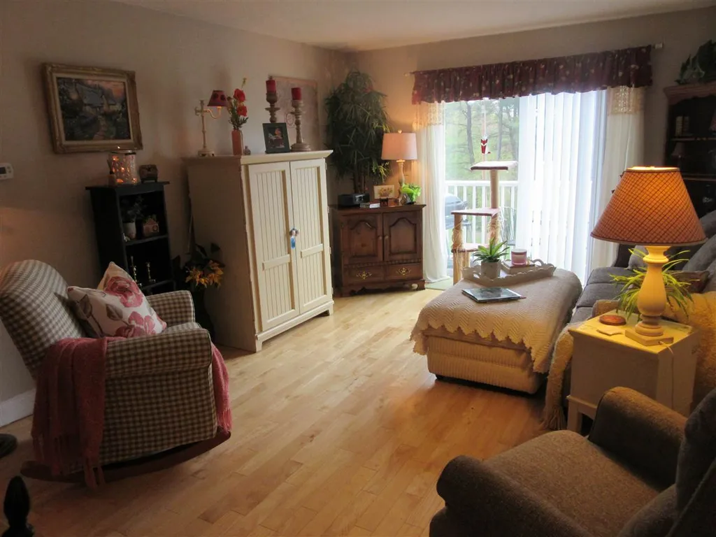 2 Maple Ridge Drive Merrimack NH 03054-7202