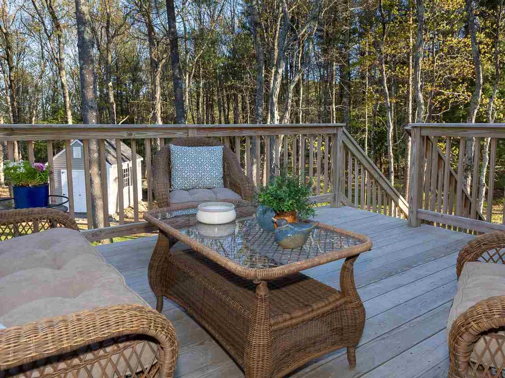 9 Rocky Hill Road Nottingham NH 03290