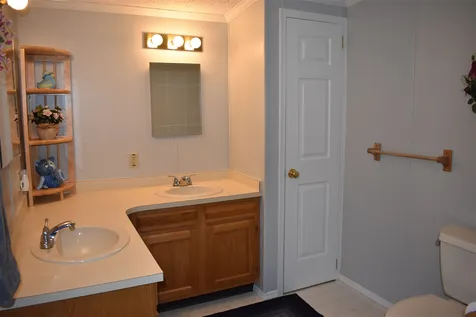 12 Aberdeen Drive Stratham NH 03885