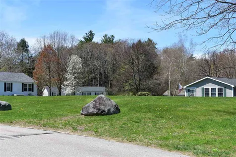 12 Aberdeen Drive Stratham NH 03885