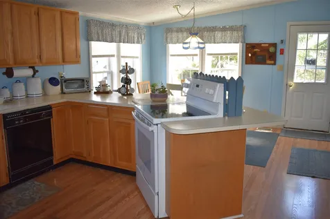 12 Aberdeen Drive Stratham NH 03885